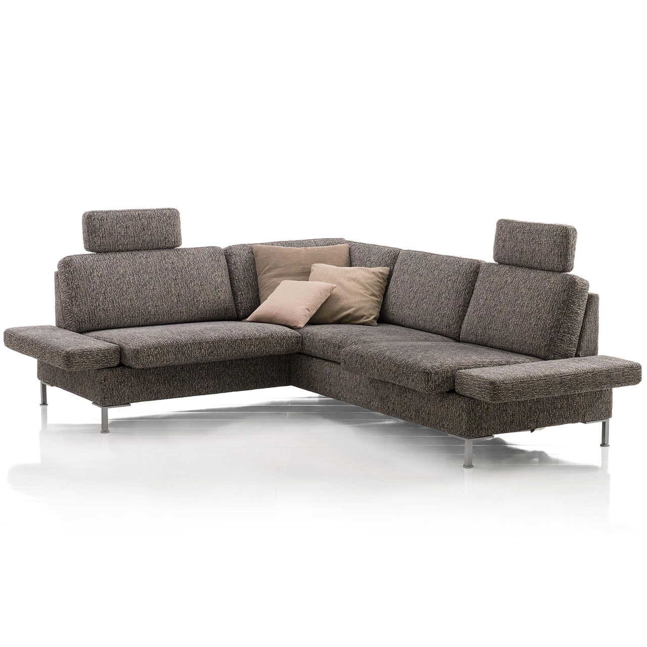 Braune Eckgarnitur aus Eckanbausofa links und Anstellsofa rechts.