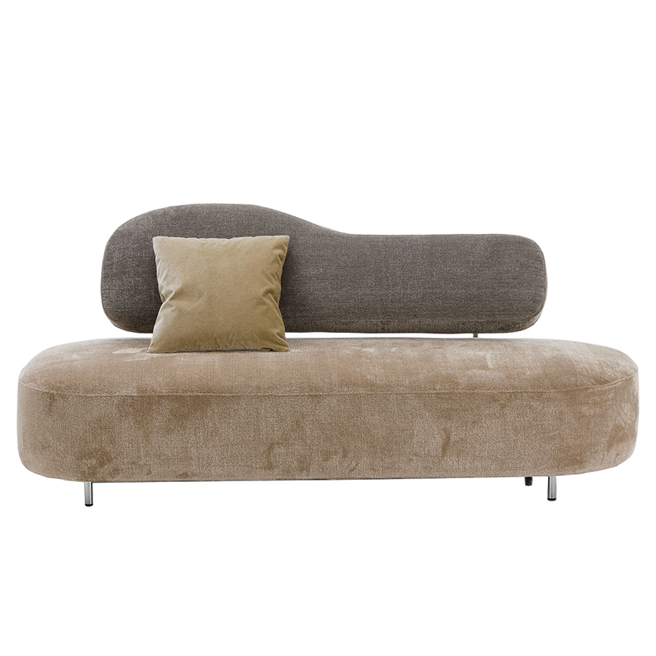 Braunes Sofa ohne Armlehnen rechts und links.