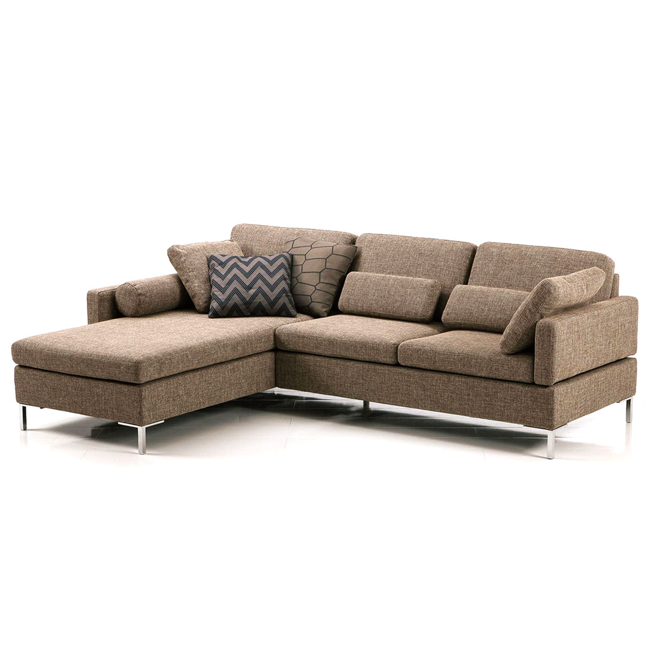 Braune Eckgarnitur aus Anstellsofa rechts und Longchair links in braun.