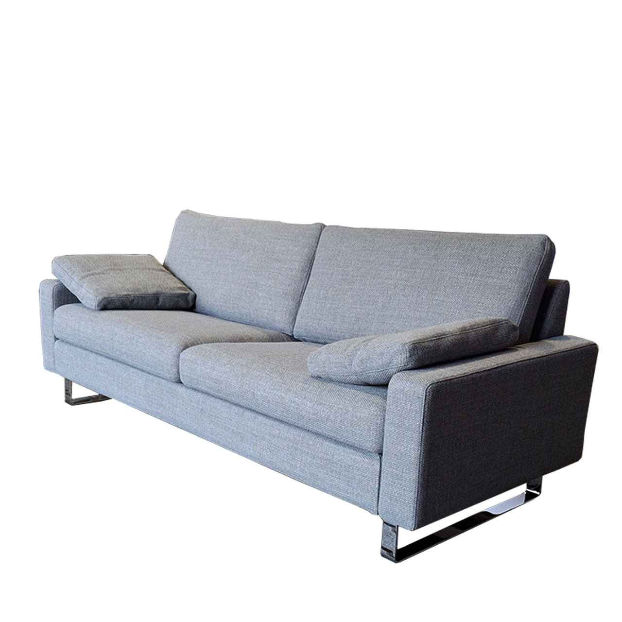 Gleiches Sofa in seitlicher Ansicht.