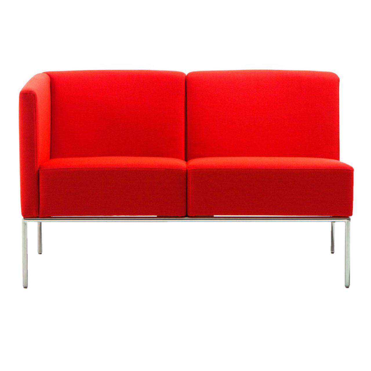 Ein Sofa der Serie add1 mit 2 Sitzen und einer Armlehne links in der Stofffarbe rot. Das Untergestell ist mattchrom lackiert.