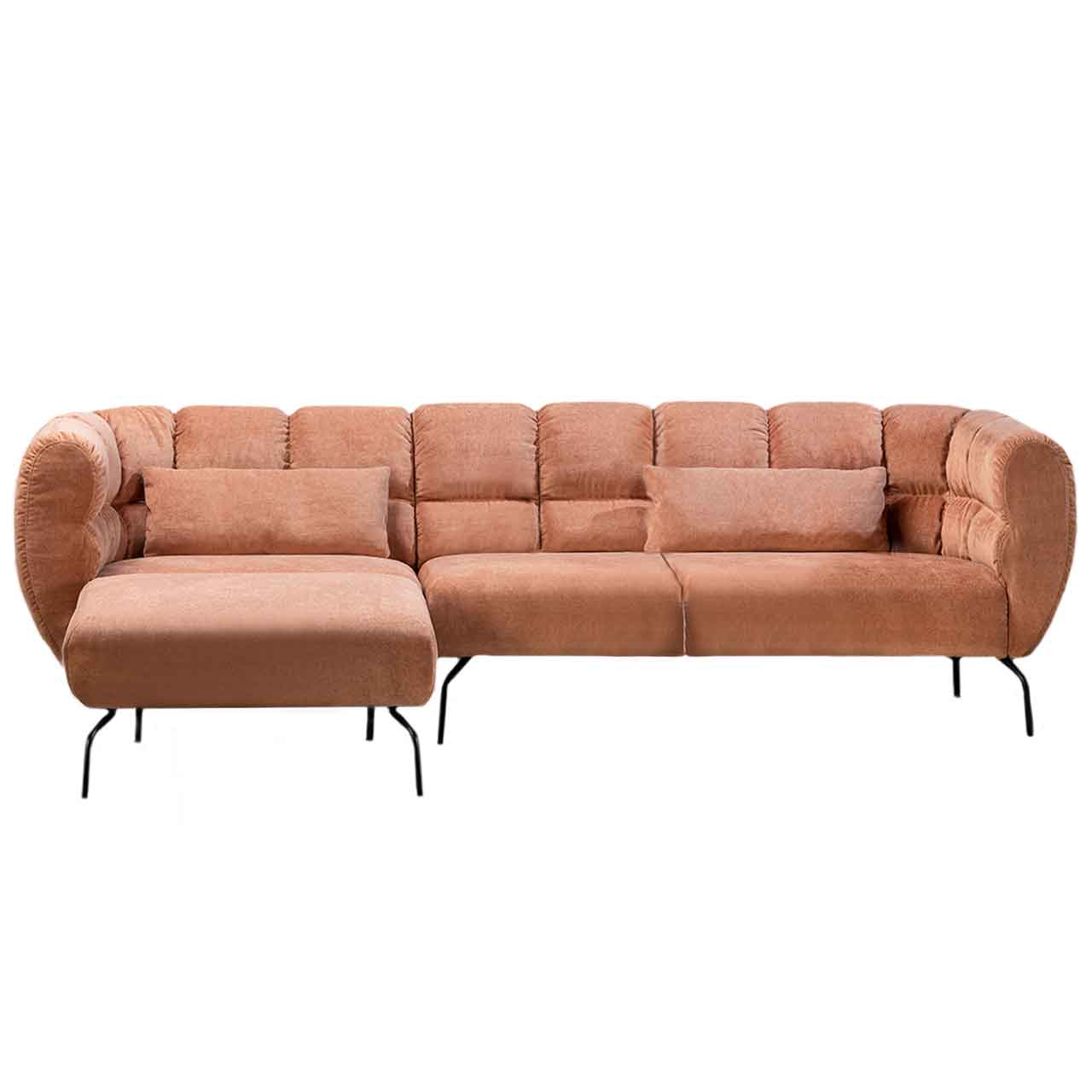 Eckgarnitur von brühl magnolia mit Longchair links in rotbraunem Leder mit schwarzen Füßen.