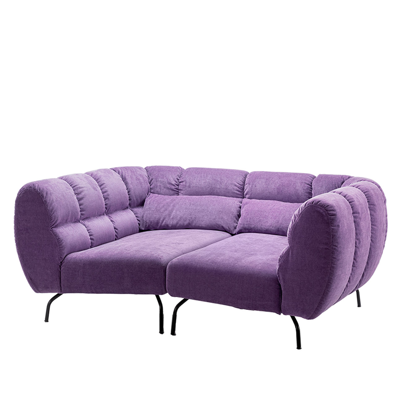 Zwei Openends der Serie brühl magnolia sind so aneinandergestellt, dass eine Liegefläche entsteht. Das Polster ist lila bezogen.