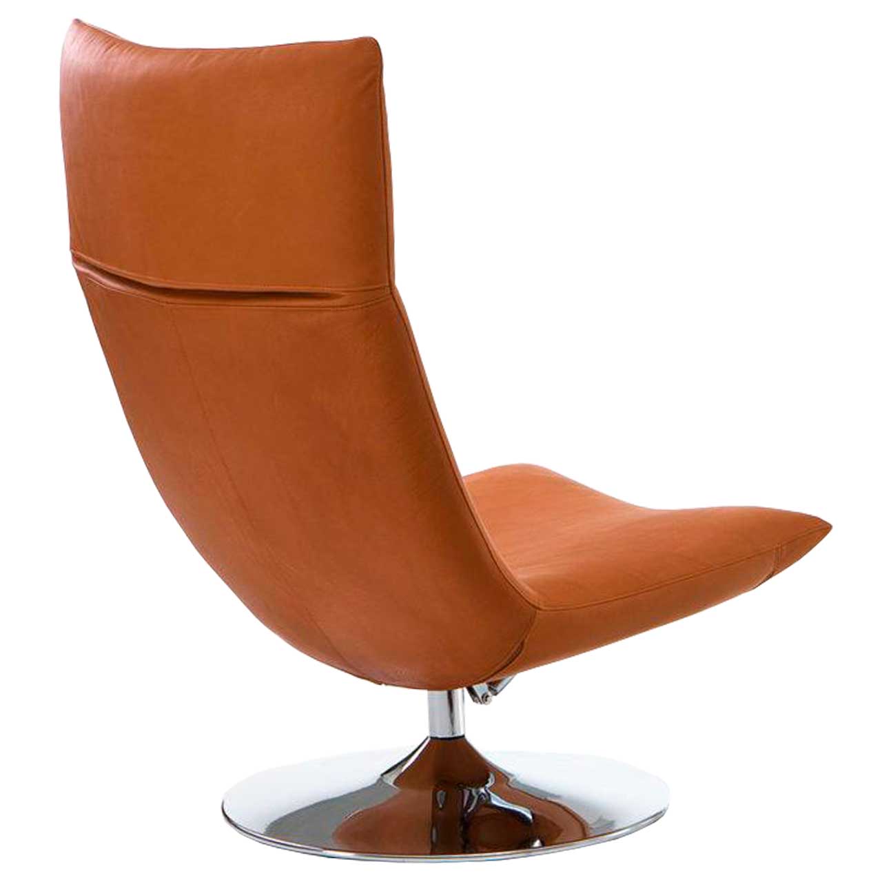 Drehsessel ohne Armlehnen. Der Sessel ist mit einem rotbraunen Leder bezogen. Der Sessel steht auf einem chrom glänzenden Drehteller.