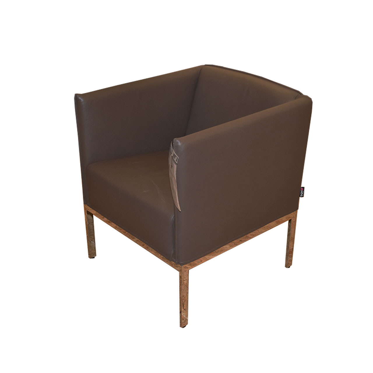 Sessel in braunem Leder mit Untergestell chrom glänzend. 