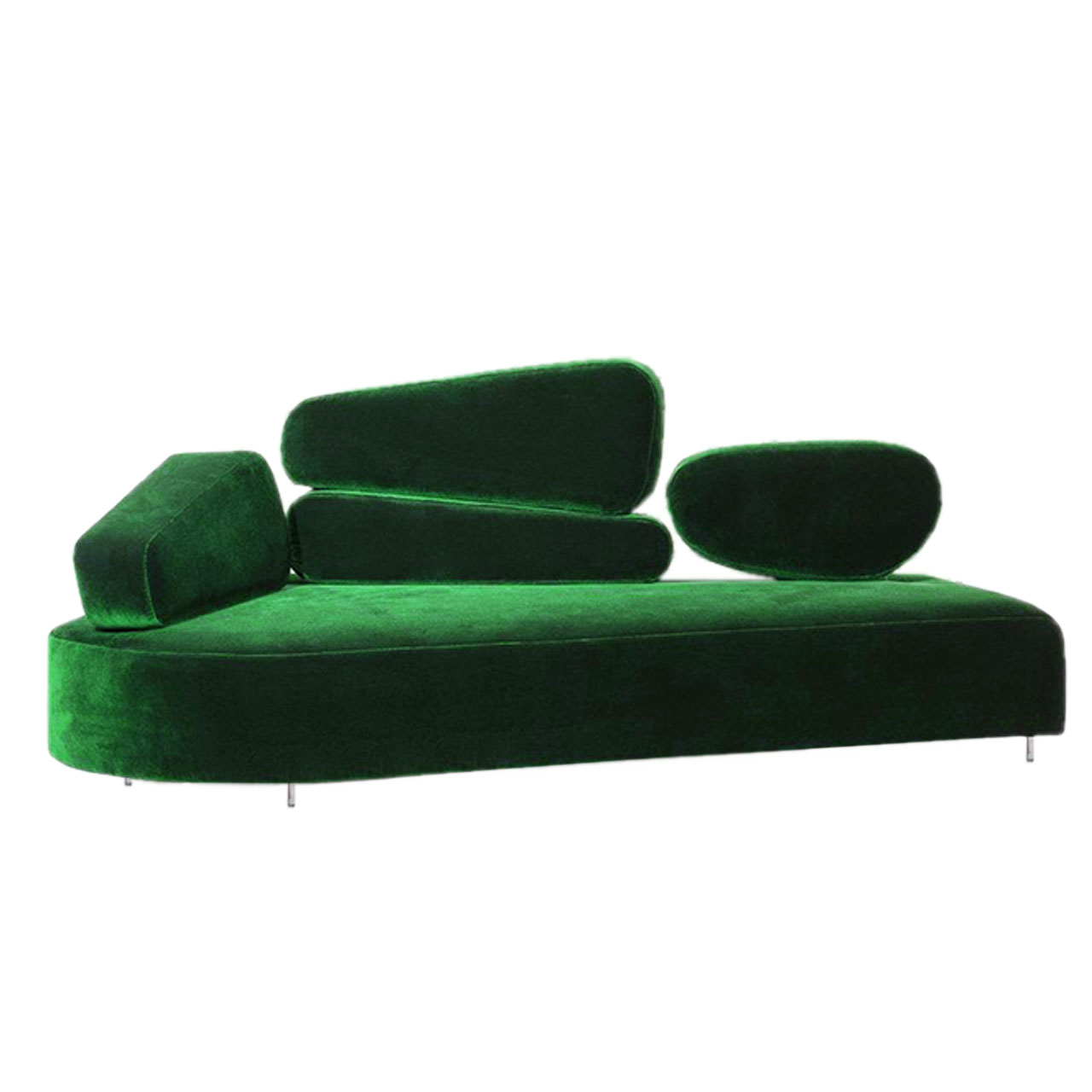Grünes asymmetrisches Sofa. Der Rücken besteht aus vier einzelnen, ebenfalls asymmetrischen Elementen: In der Mitte zwei Elemente übereinander, rechts und links jeweils ein Element.
