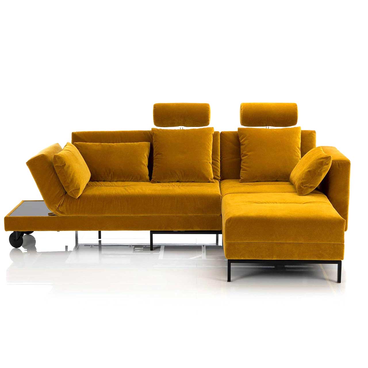 Eckgarnitur in gelbem Stoff mit schwenkbarem Longchair links.