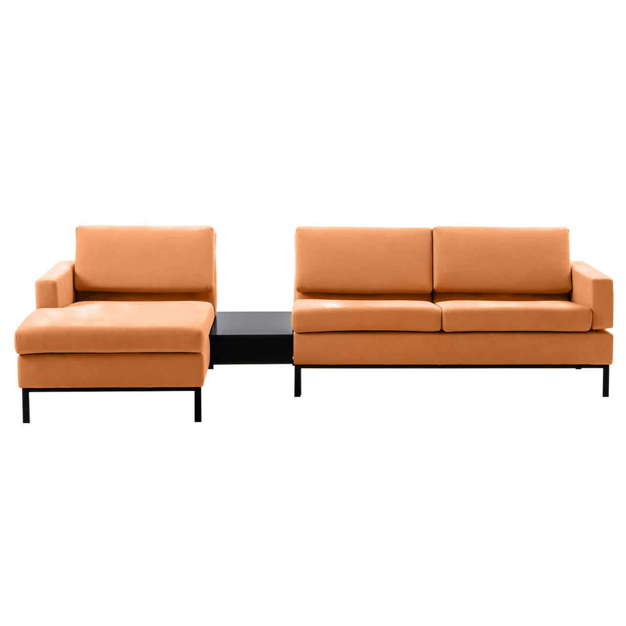 Garnitur in orangenem Leder mit Longchair links und einem Einhängetisch zwischen Longchair und Anstellsofa.