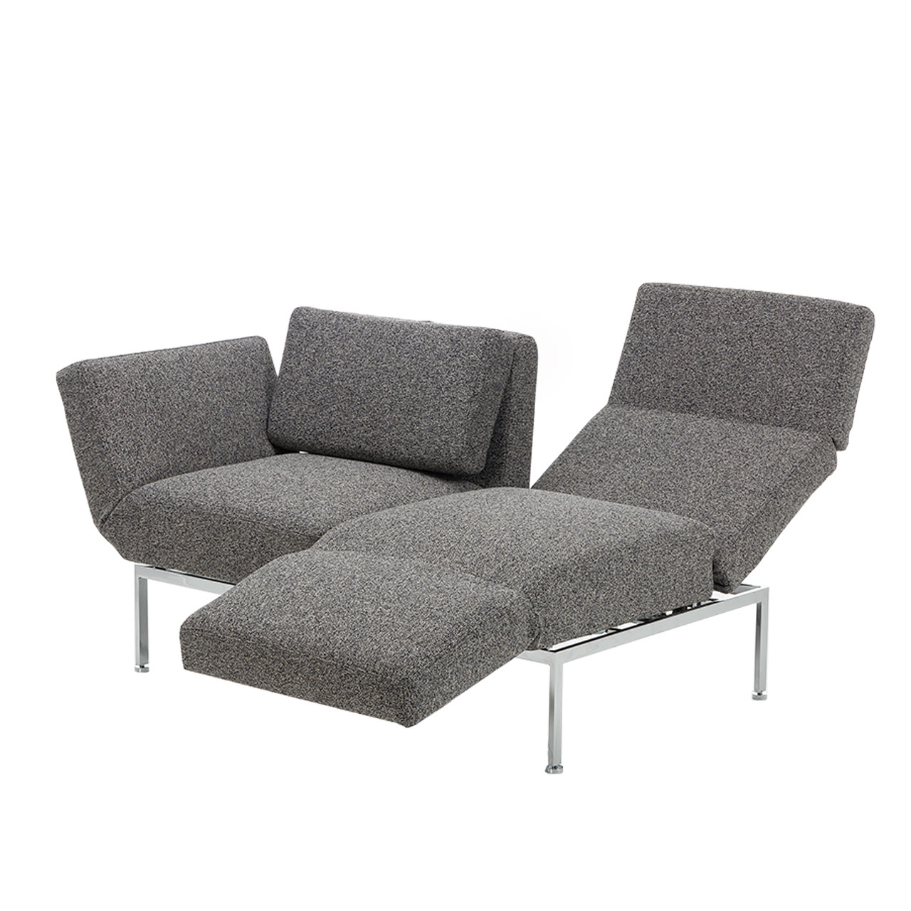 Zweisitziges Sofa der Serie roro small spring in grauem Stoff zur Relaxposition umgeschwenkt.