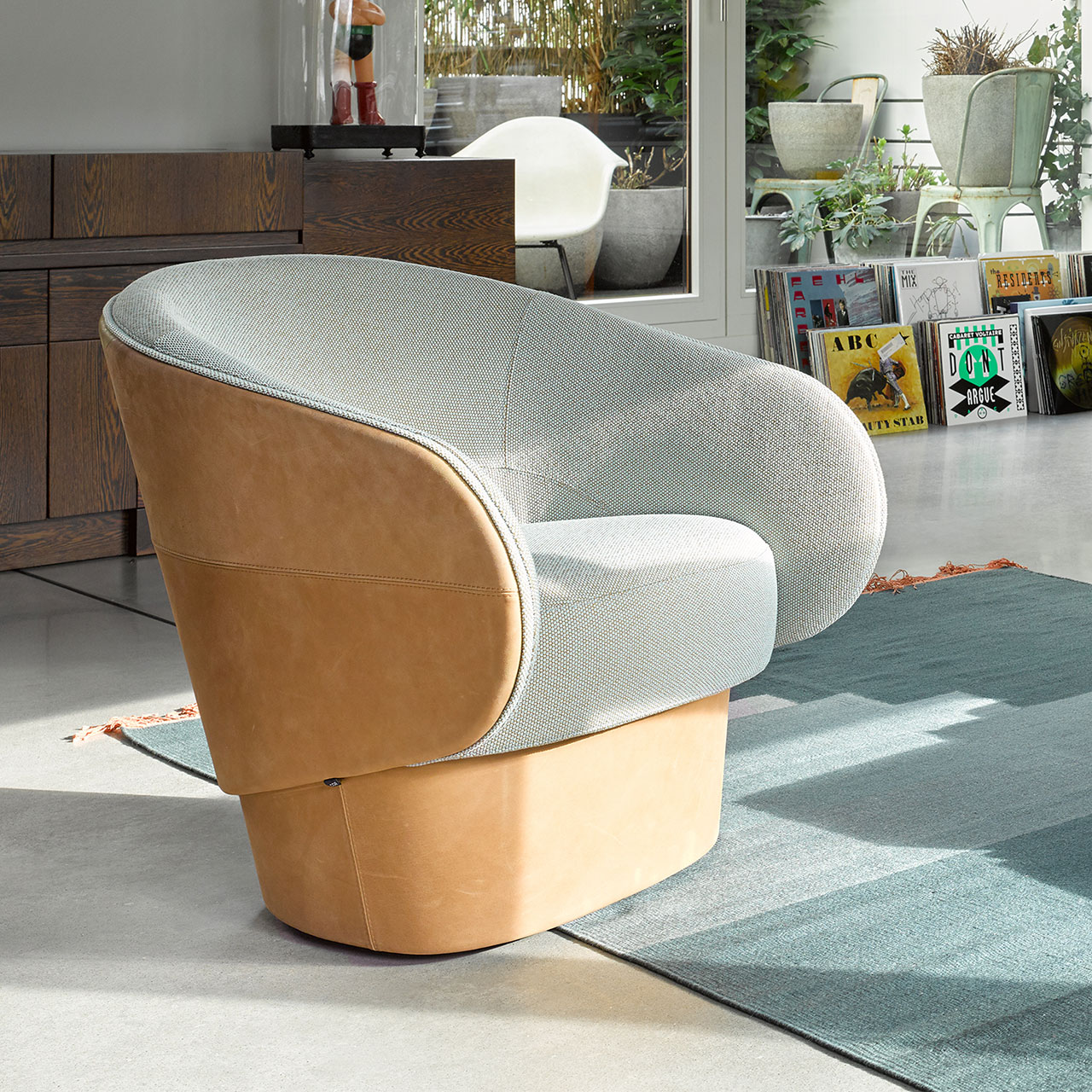 Sessel mit abweichender Farbe innen und außen