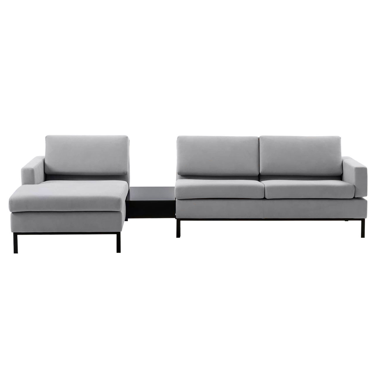 Garnitur in grauem Leder mit Longchair links und einem Einhängetisch zwischen Longchair und Anstellsofa.
