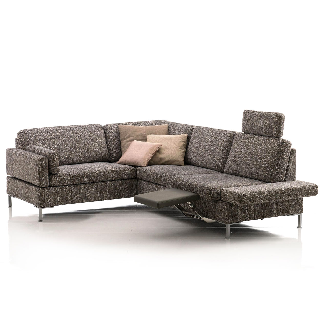 Braune Eckgarnitur aus Eckanbausofa links und Anstellsofa rechts.