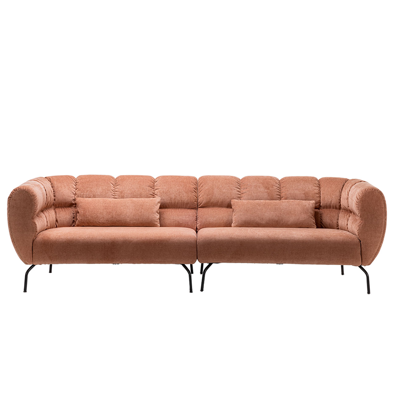 Gerade Polstergarnitur von brühl magnolia in rotbraunem Stoff mit schwarzen Metallfüßen.