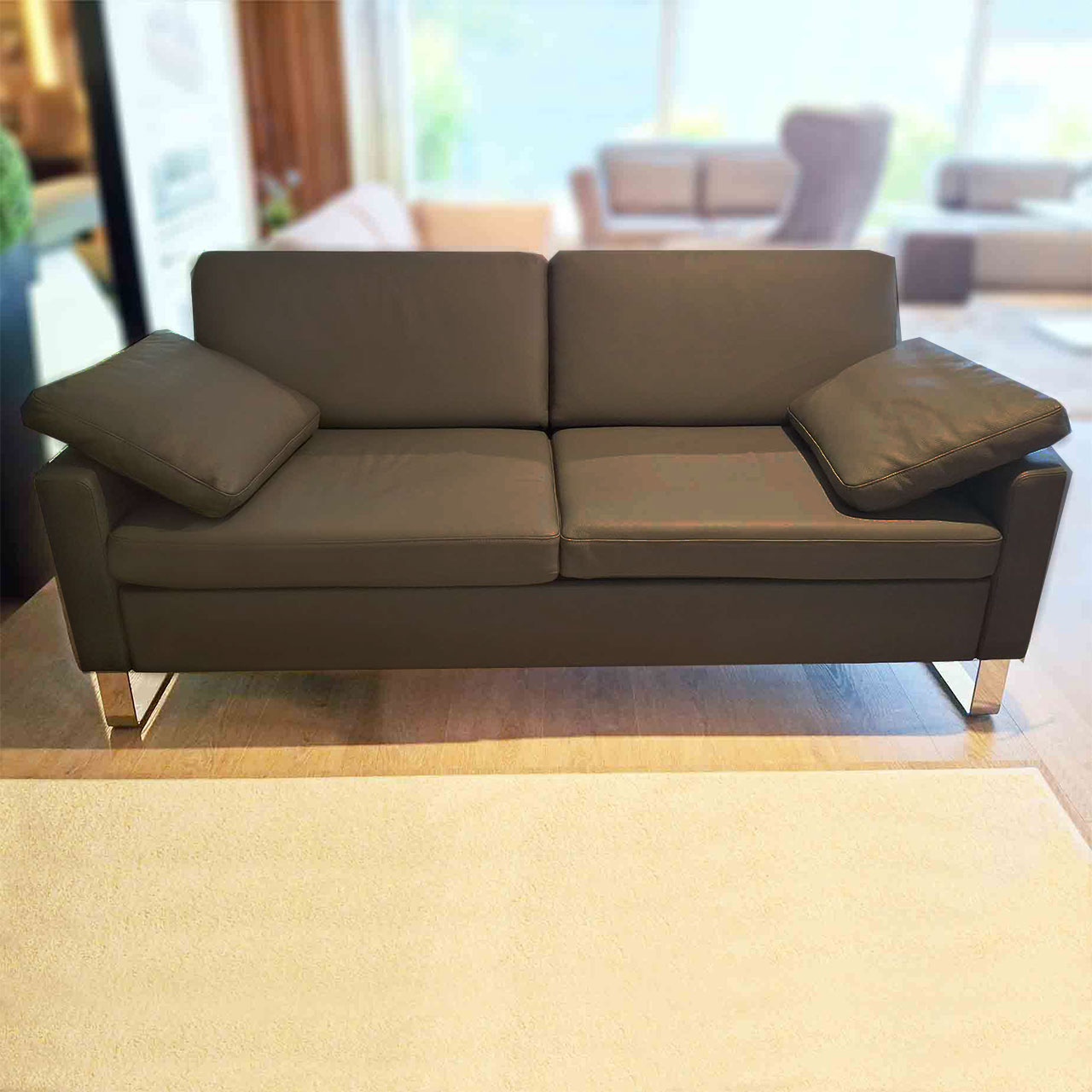 Sofa von brühl in dunkelbraunem Leder.