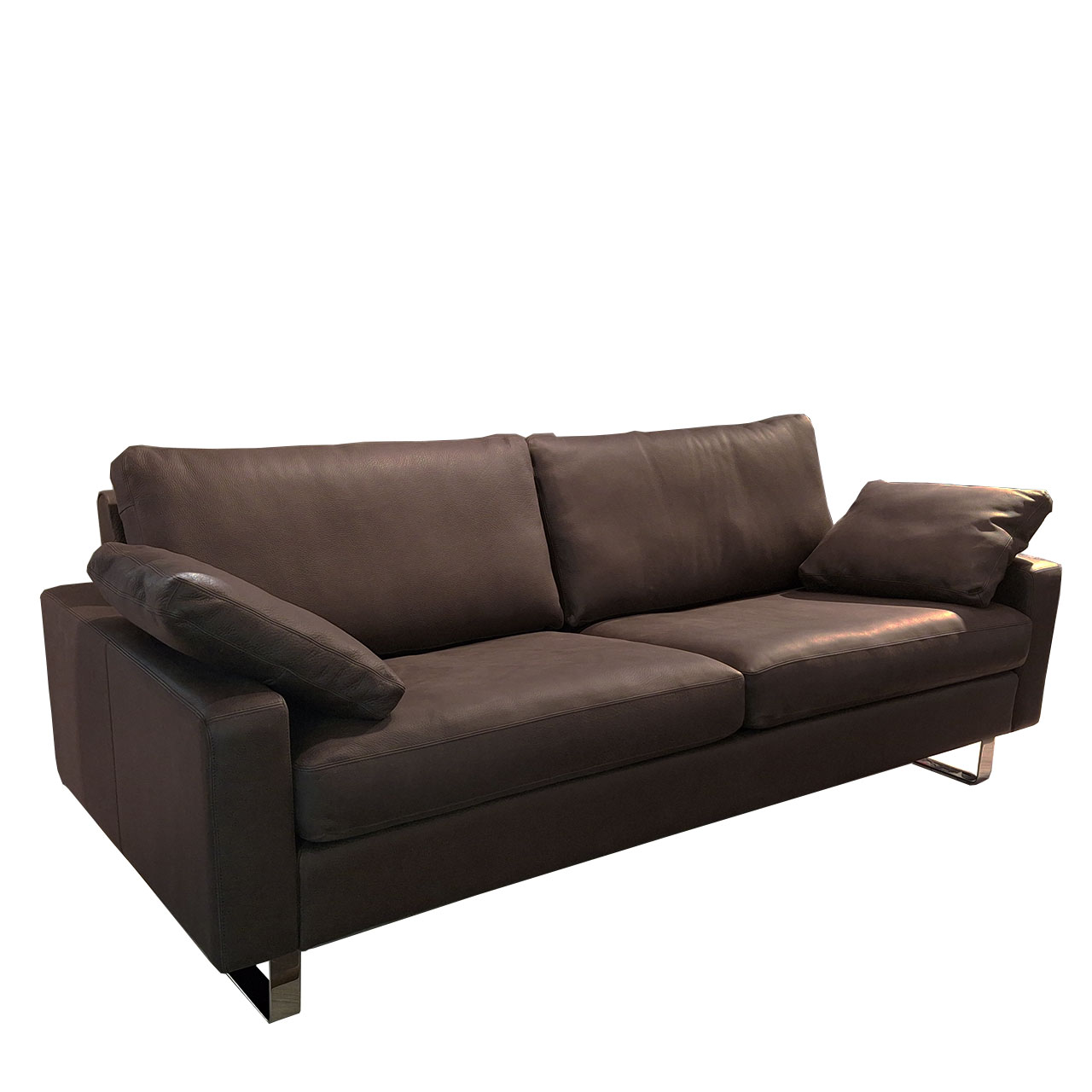 Gleiches Sofa leicht seitlich fotografiert.