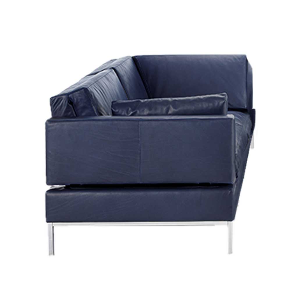 Eckanbausofa in dunkelblauem Leder.