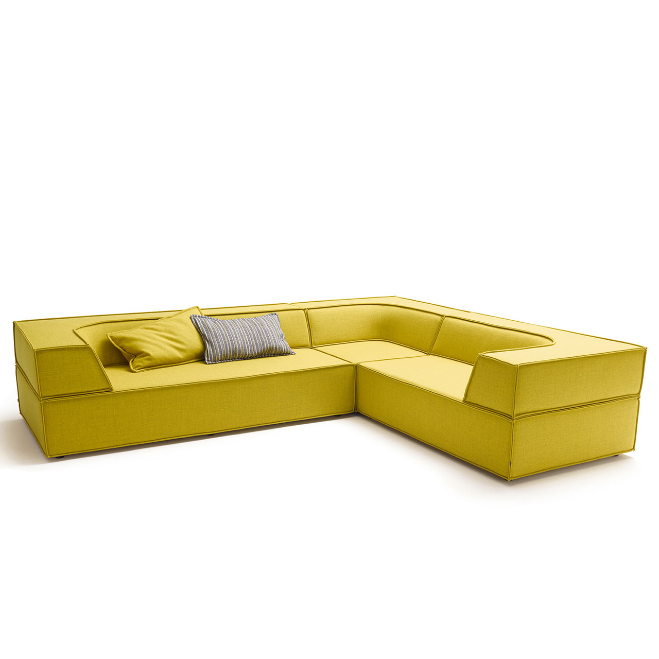 Ecksofa aus gelbem Stoff bestehend aus sechs Elementen.