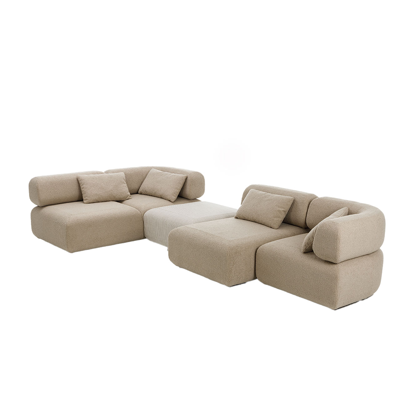 Hellbraune Eckgarnitur aus Abschlusselement rechts, tiefem Zwischenelement, Hocker und Openend links.