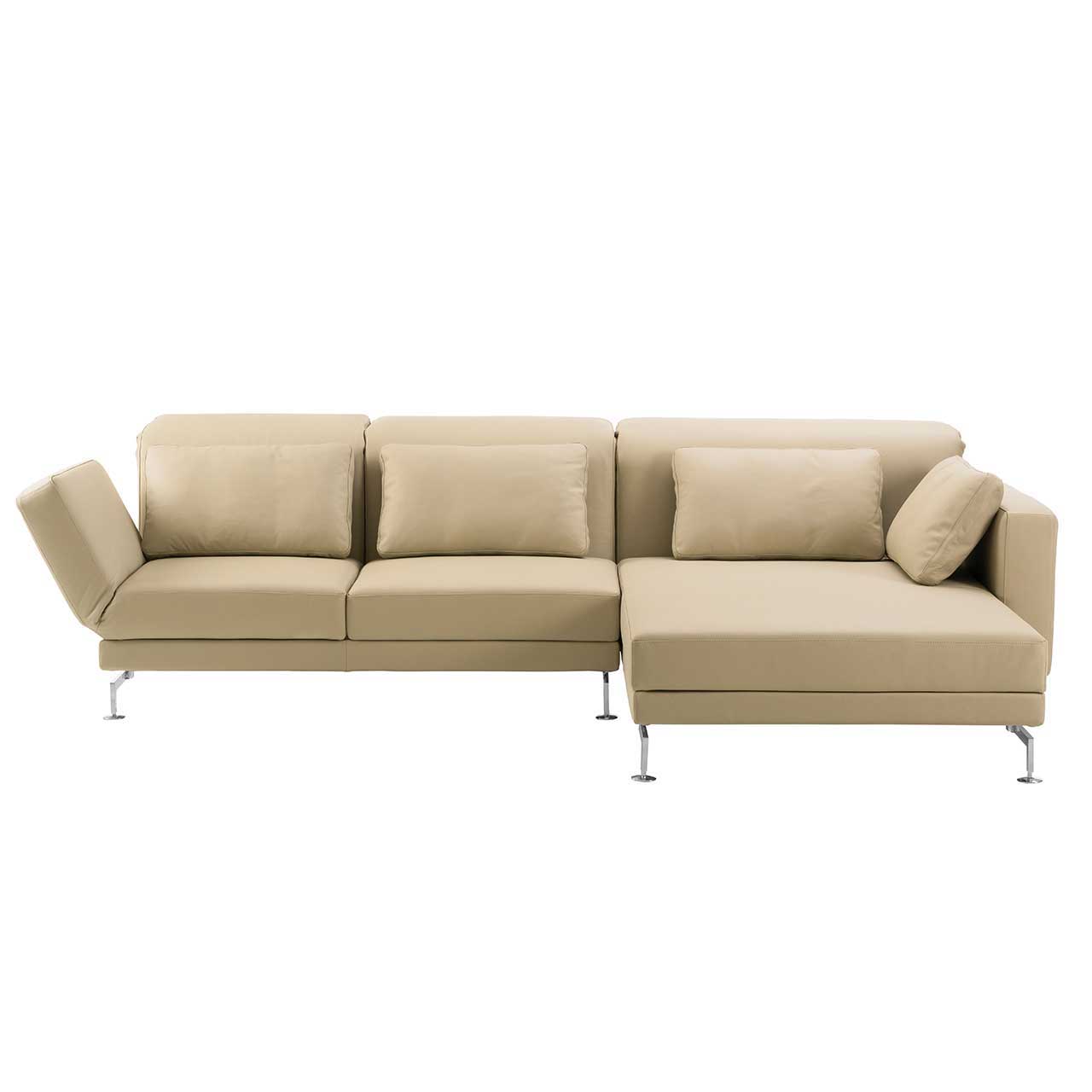 Eckgarnitur mit breitem Longchair rechts und in beigem Leder.