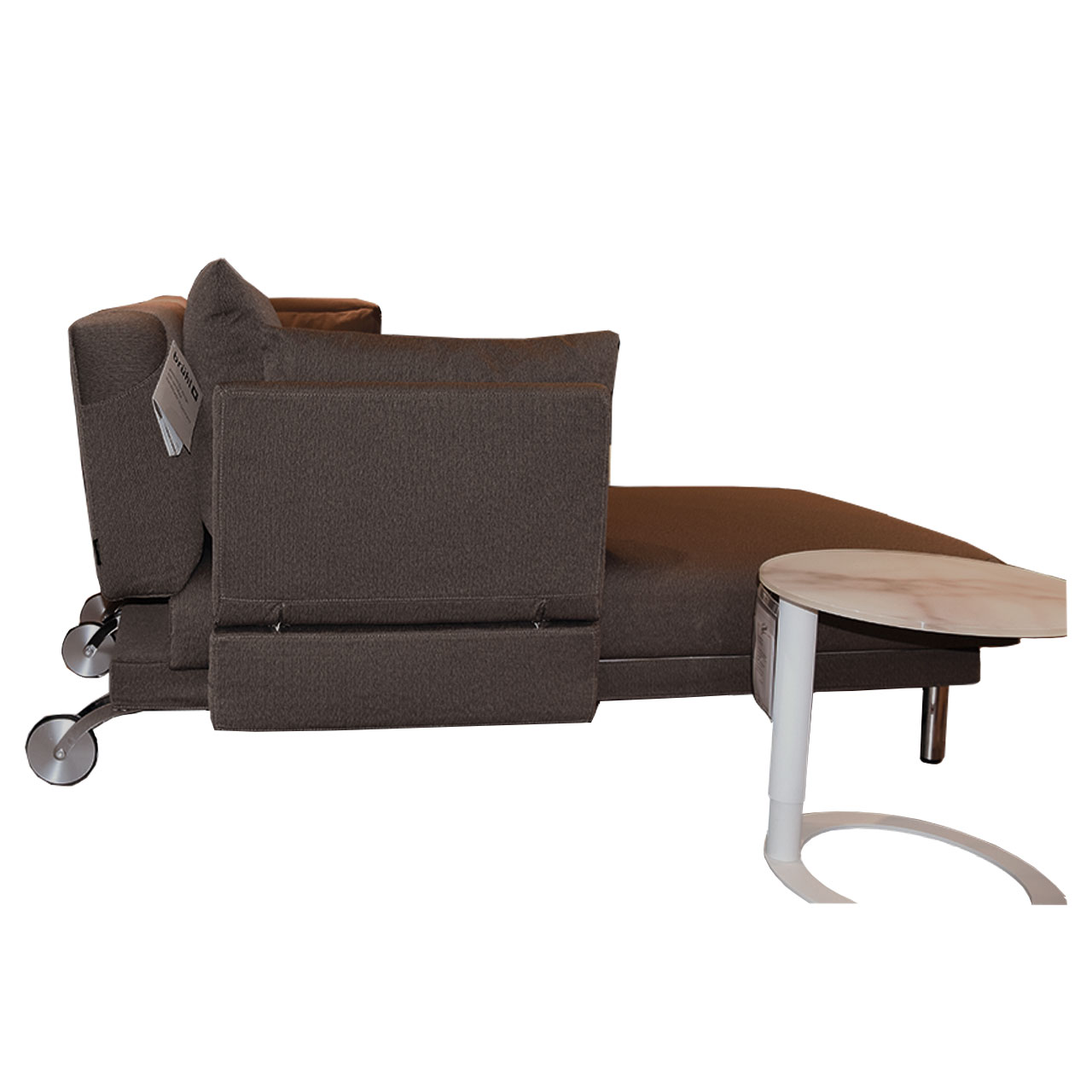 Braune Eckgarnitur mit Recamiere links. Seitenansicht.