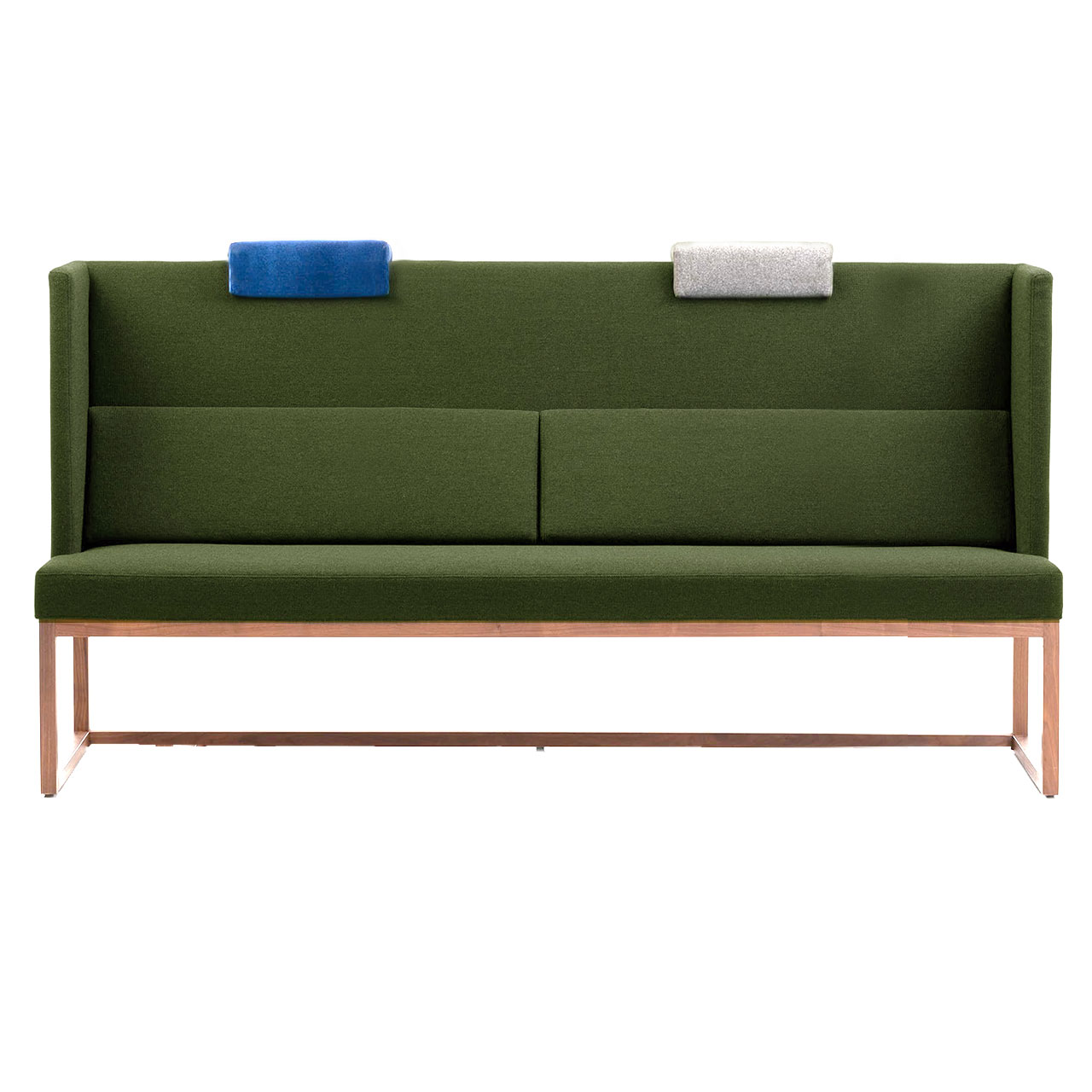 Grüne Polsterbank mit hoch geschlossenen, kurzen Seiten und hoher Rückenlehne.