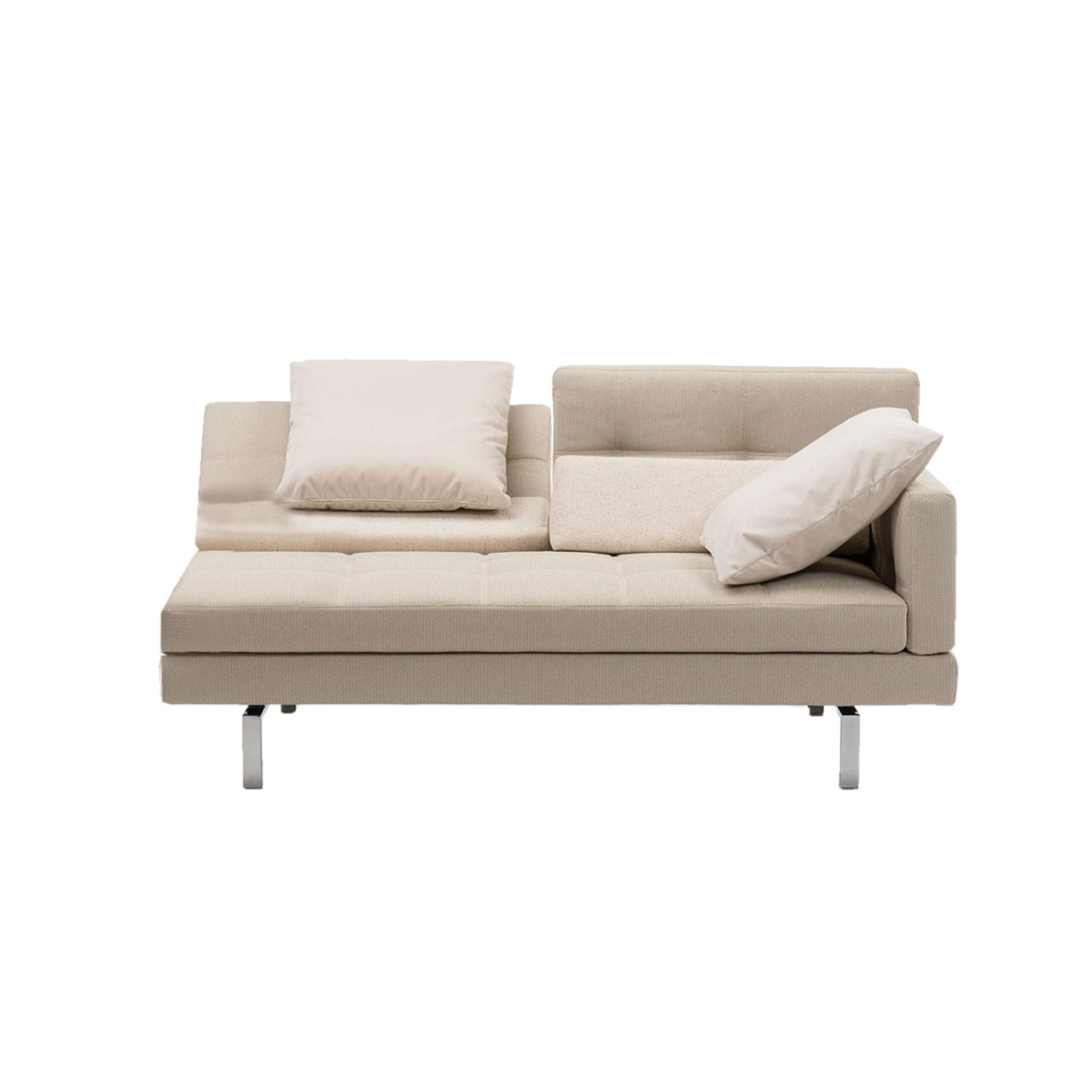 Weißes Anstellsofa mit schmaler Armlehne auf der rechten Seite.