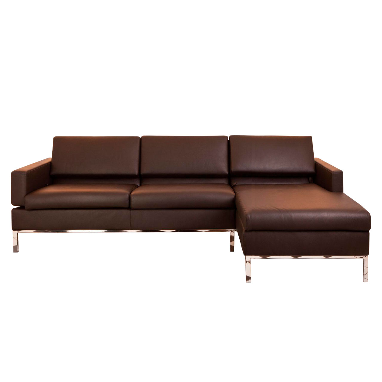 Dunkelbraune Ledergarnitur mit Longchair rechts und Anstellsofa links.