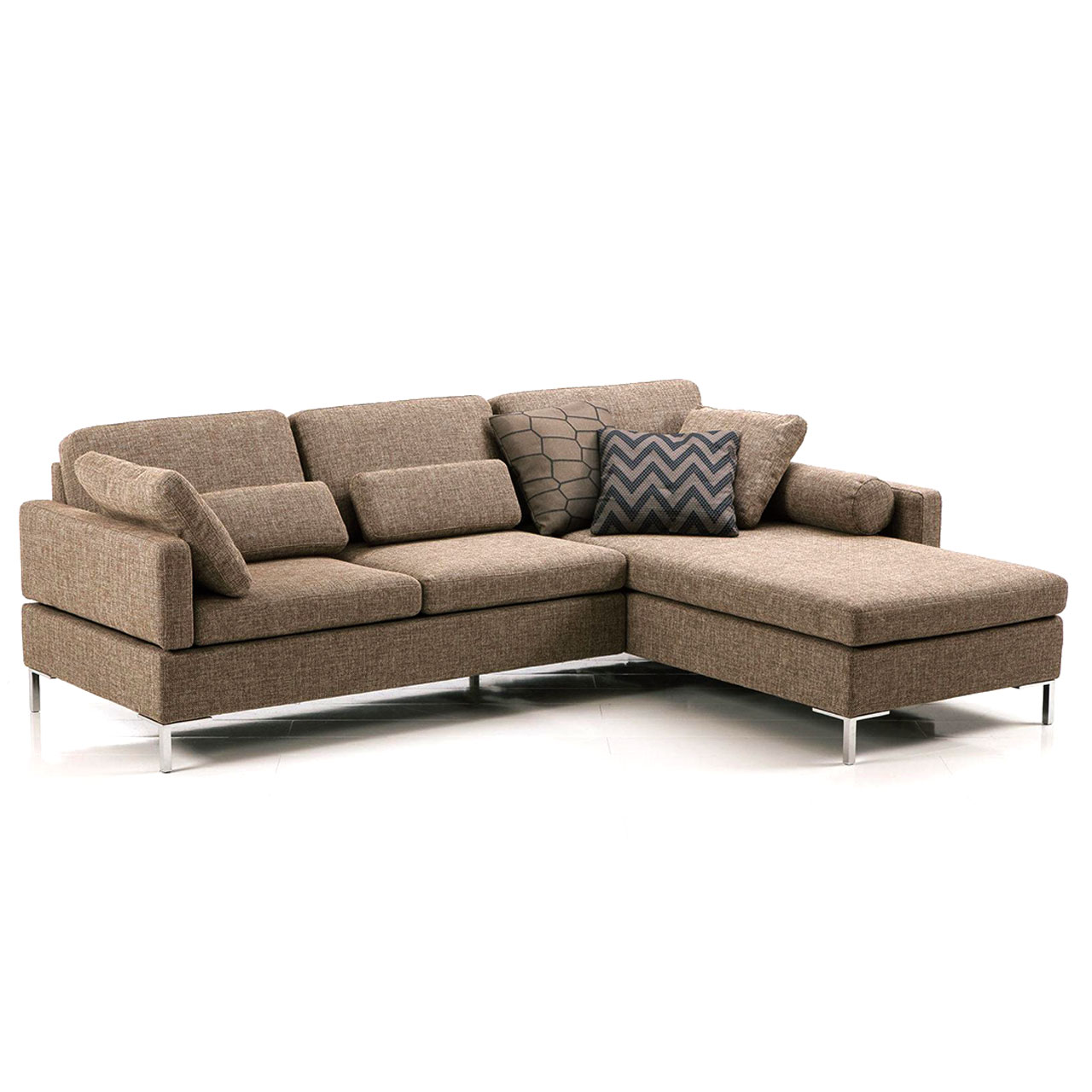 Braune Eckgarnitur aus Anstellsofa links und Longchair rechts in braun.