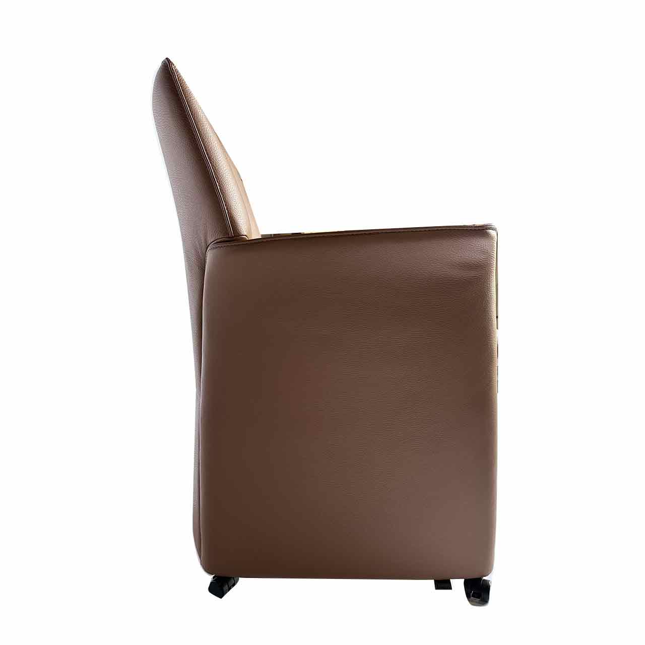 Seitenansicht des Sessels