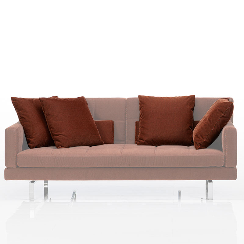 Rostbraune Couch mit chromfarbenen Füßen. Die Couch ist abgesoftet dargestellt, die Kissen hervorgehoben.