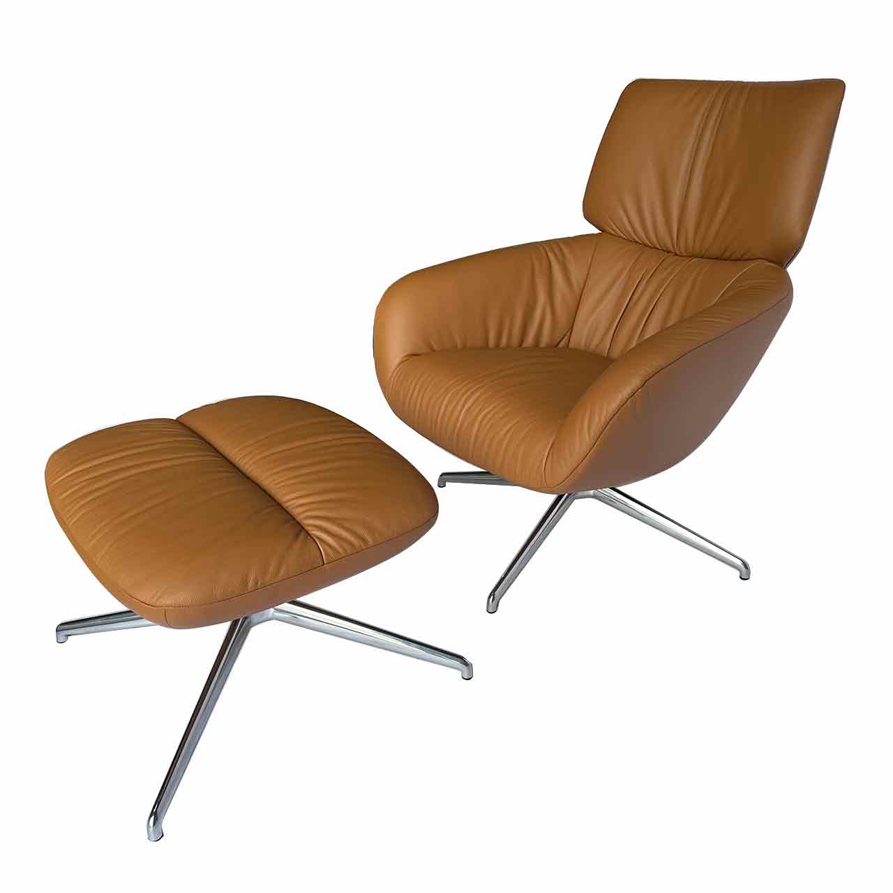 Relaxsessel aus brandyfarbenem Leder auf glänzenden Alu-Füßen mit passendem Hocker davor