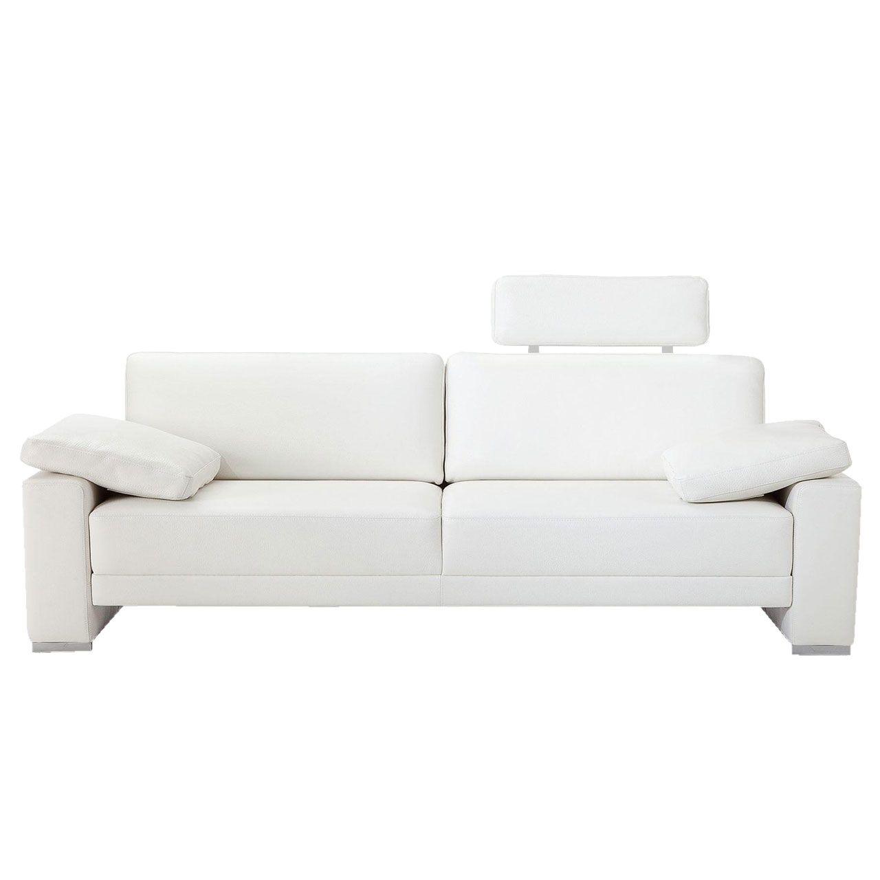 Weißes Sofa mit vier Sitzplätzen.