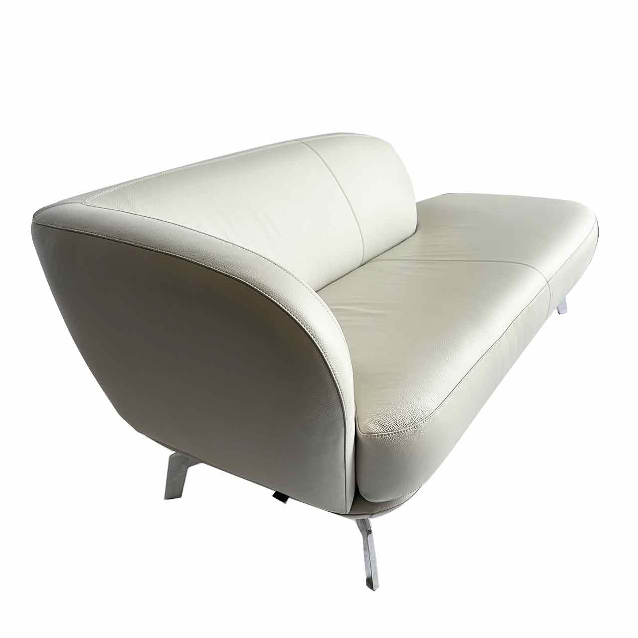 Gleiches Divan-Sofa von der Seite fotografiert