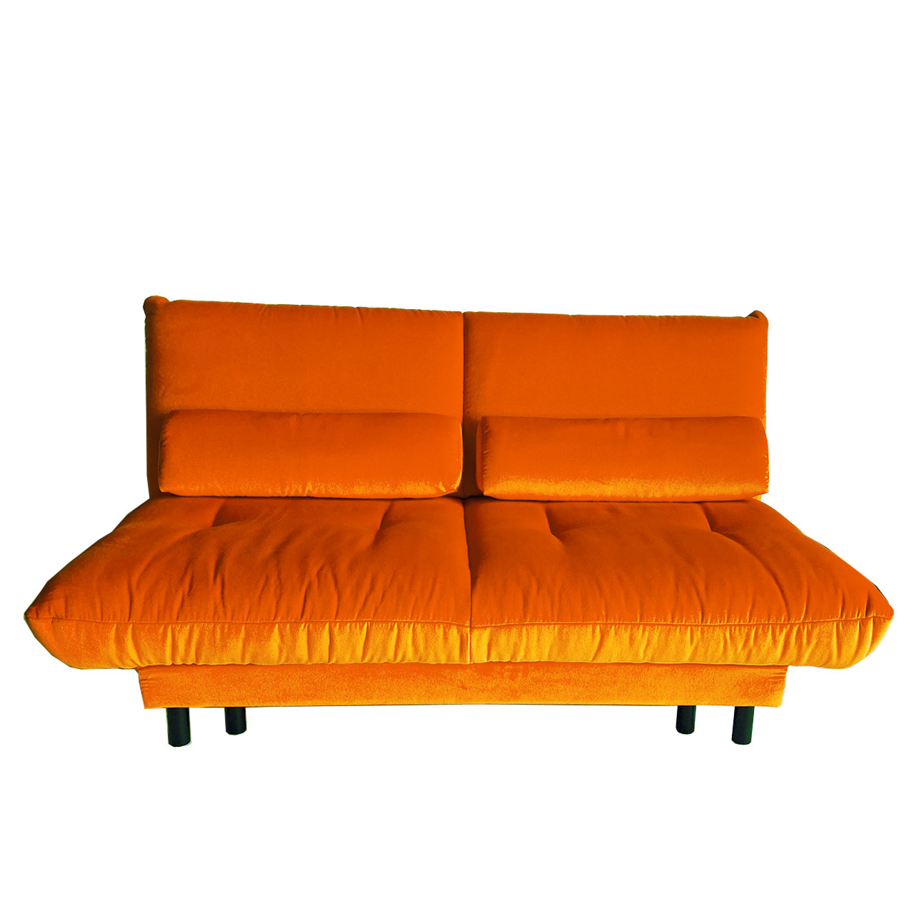 Schlafsofa in orangenem Velourstoff mit zwei schmalen Kissen.
