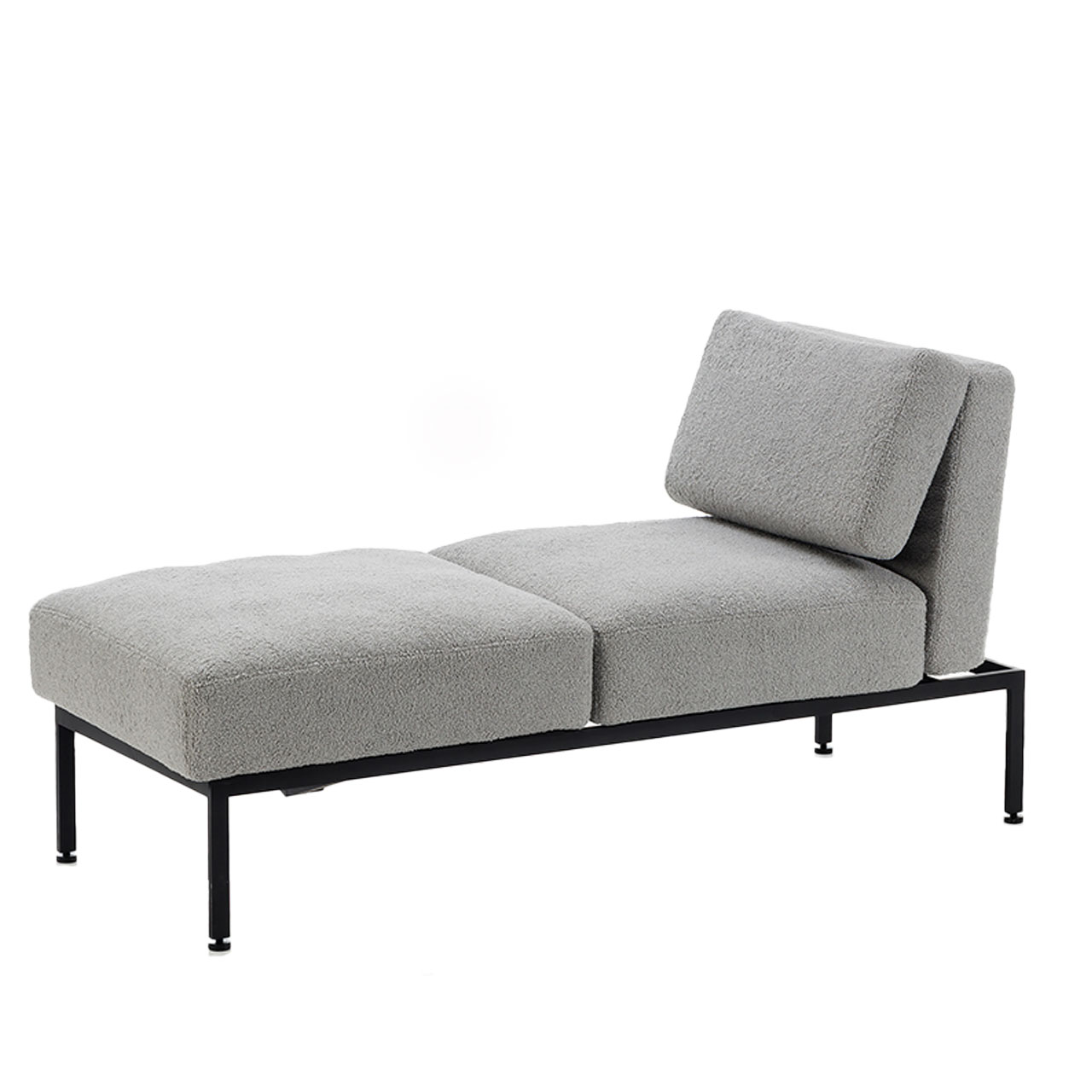 Relaxliege der Serie brühl roro medium soft in cremefarbenem Stoff.