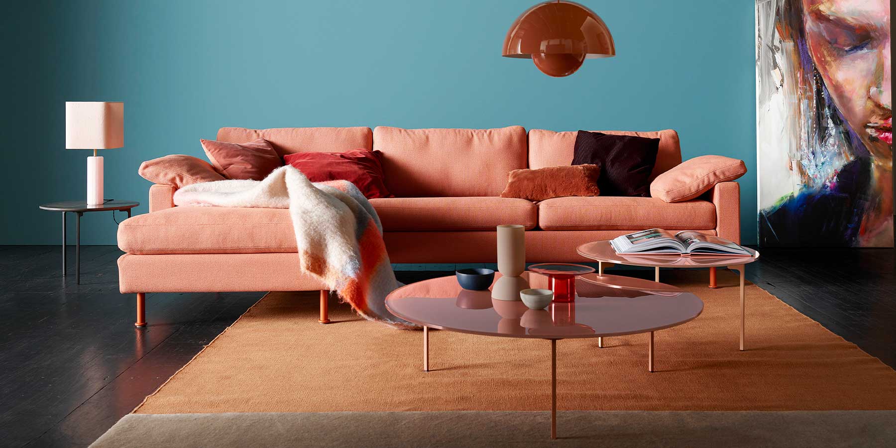 Apricotfarbenes Sofa mit Longchair v