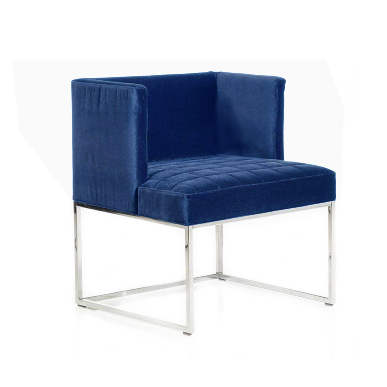 Blauer Sessel mit niedrigen, geschlossenen Seiten und niedrigem Rücken.  Der Sitz ist mit einer Karosteppung versehen.